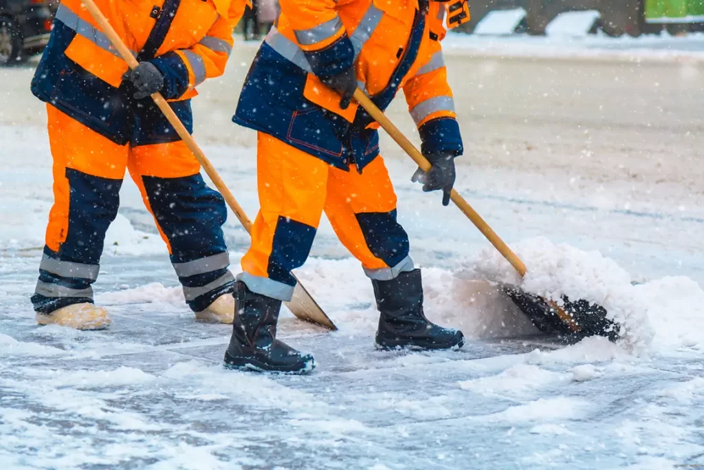 commercial snow removal Brampton, commercial snow plowing Mississauga, per push vs seasonal snow contract, salt and sanding services, commercial winter maintenance Ontario